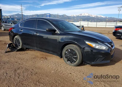 2017 Nissan Altima 2.5 S z USA, uszkodzony, nr VIN 1N4AL3AP7HN334264